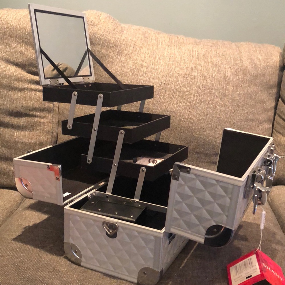 Makeup case - Picture 4 of 5